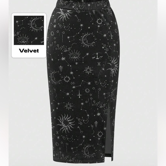 Goth Black Velvet Midi Skirt with Celestial Print size M - Picture 1 of 5